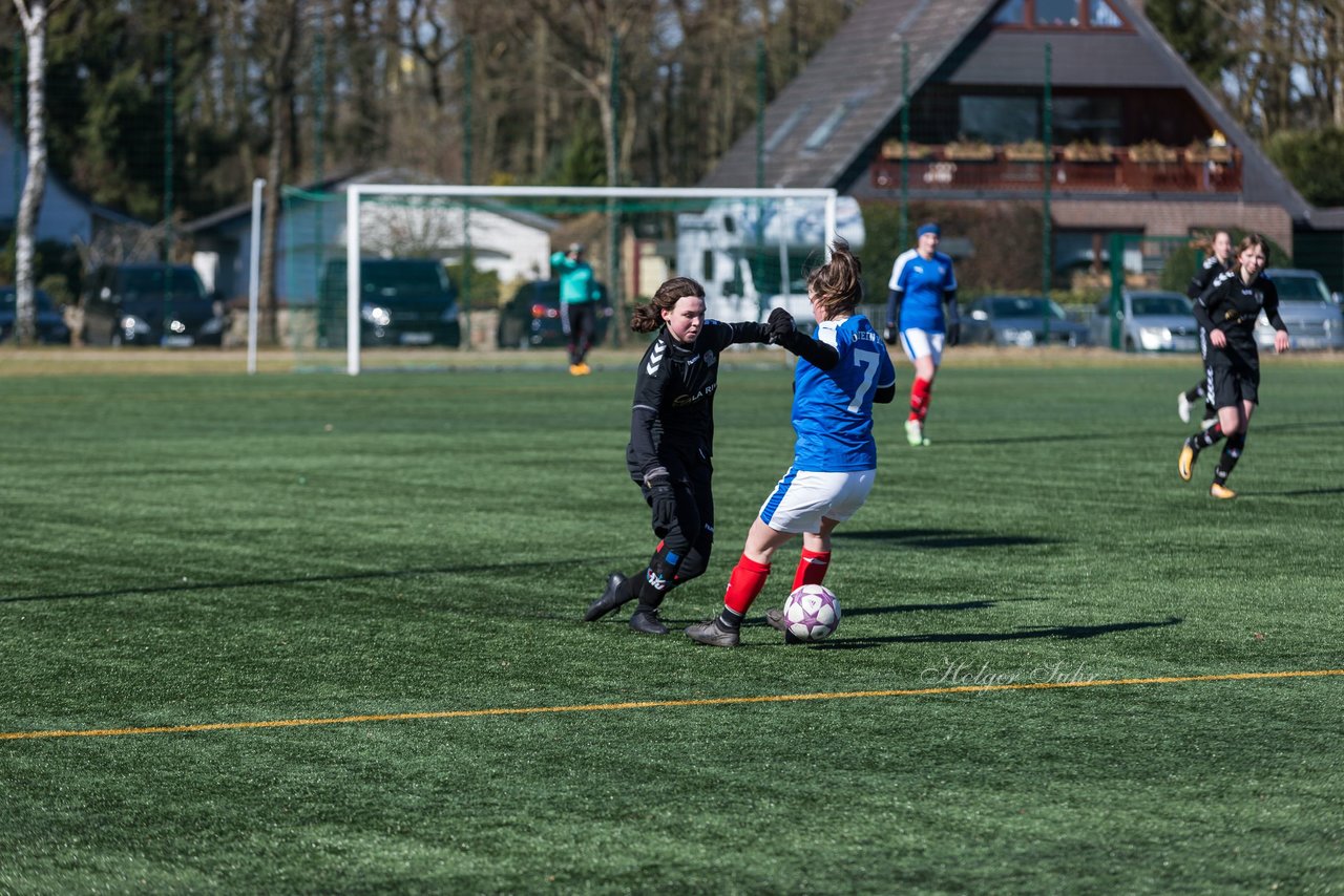 Bild 319 - B-Juniorinnen Halbfinale SVHU - Holstein Kiel : Ergebnis: 3:0